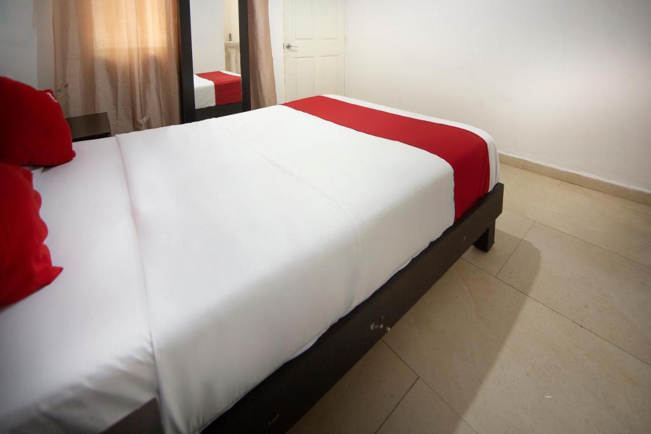 Hotel Mahu Монтеррей Экстерьер фото